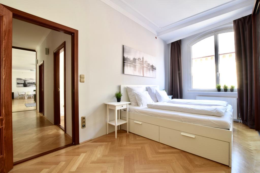 Standerd By Hi5 - Lovag Family Appartement Budapest