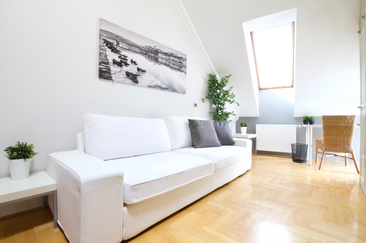Appartement Standerd By Hi5 - Lovag Family Budapest