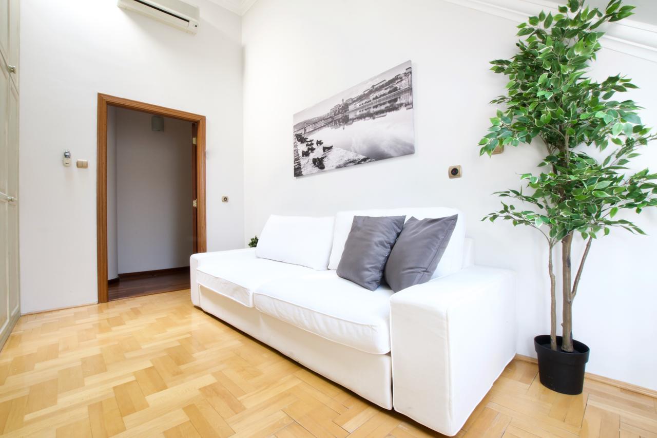 Appartement Standerd By Hi5 - Lovag Family Budapest